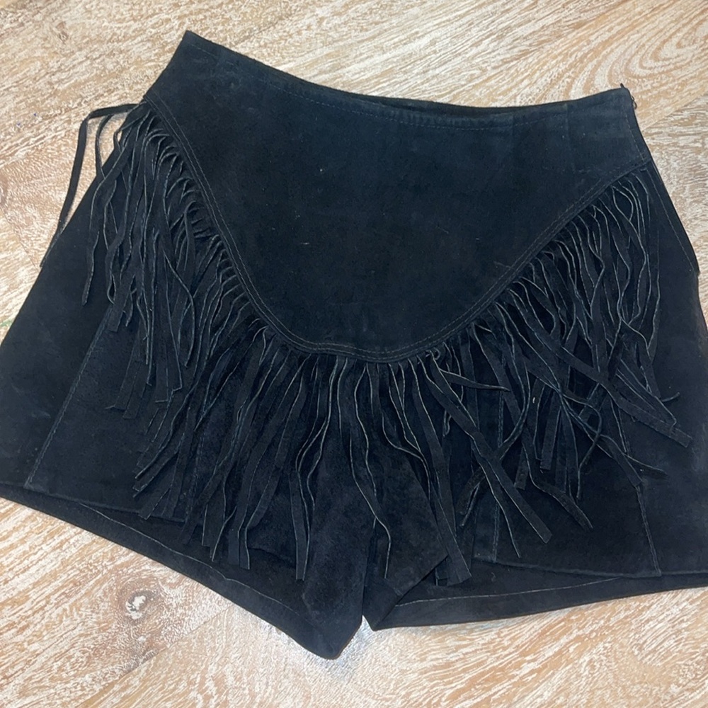 Vintage high waist, suede, leather fringe shorts size small to XS western